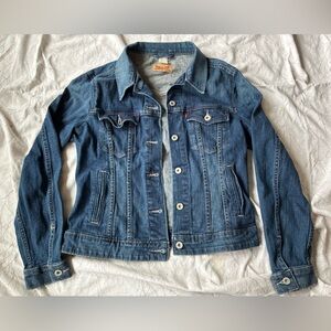 Levi’s Women’s Tailored Slim Fit Trucker Jacket